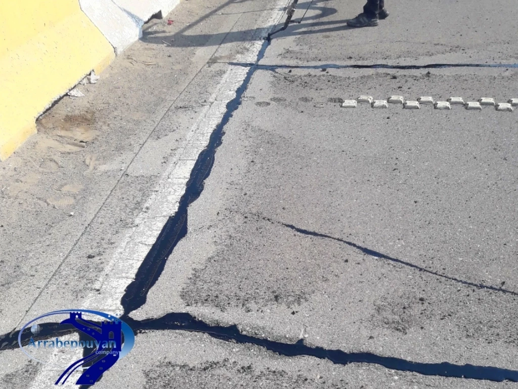 درزگیری آسفالت با ماستیک یا قیر پلیمری